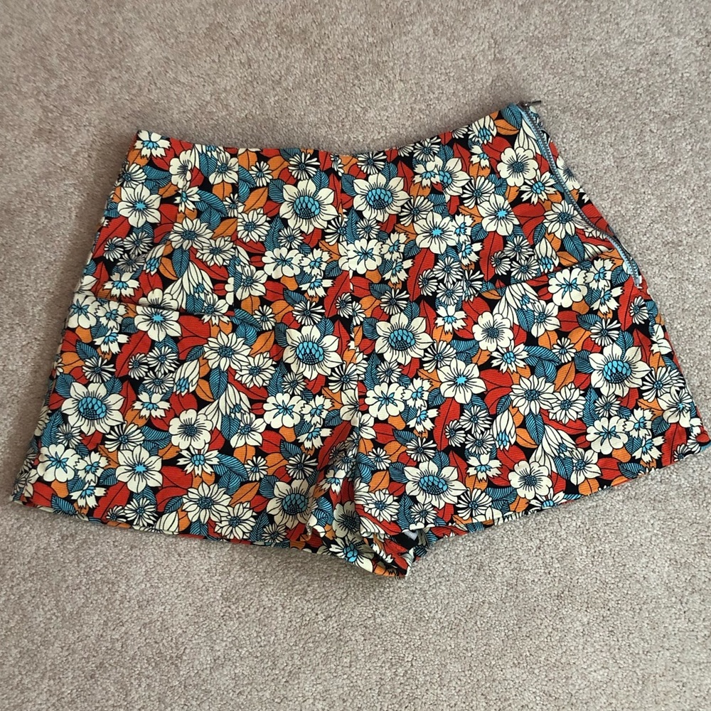 Zara Trafaluc Floral Shorts